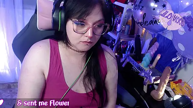 Snapshot of LiloMoon69 chatting on 02/13/25, 06:52 LiloMoon69 online show from 02/13/25, 06:52