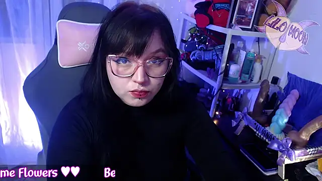 Snapshot of LiloMoon69 chatting on 02/14/25, 03:33 LiloMoon69 online show from 02/14/25, 03:33