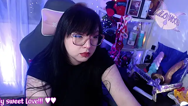 Snapshot of LiloMoon69 chatting on 02/16/25, 04:20 LiloMoon69 online show from 02/16/25, 04:20