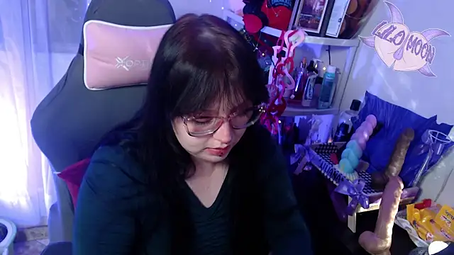 Snapshot of LiloMoon69 chatting on 02/18/25, 06:26 LiloMoon69 online show from 02/18/25, 06:26