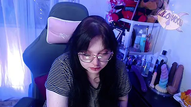 Snapshot of LiloMoon69 chatting on 02/22/25, 04:07 LiloMoon69 online show from 02/22/25, 04:07