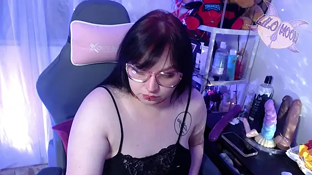 Snapshot of LiloMoon69 chatting on 02/23/25, 03:45 LiloMoon69 online show from 02/23/25, 03:45