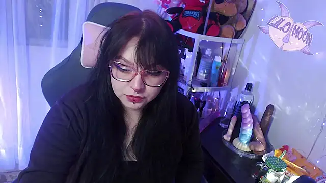 Snapshot of LiloMoon69 chatting on 02/24/25, 03:55 LiloMoon69 online show from 02/24/25, 03:55