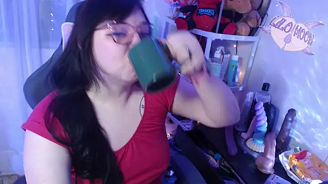 Snapshot of LiloMoon69 chatting on 02/28/25, 04:21 LiloMoon69 online show from 02/28/25, 04:21