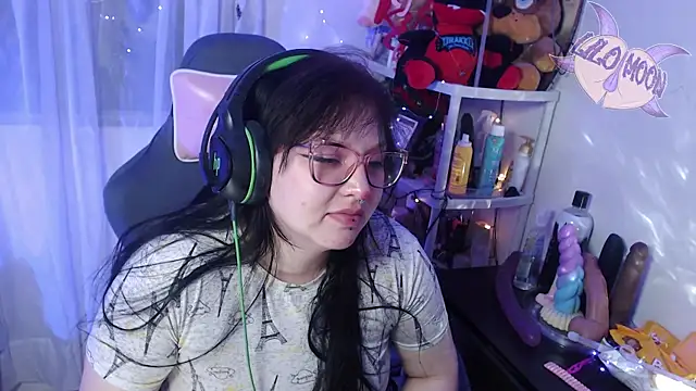 Snapshot of LiloMoon69 chatting on 03/02/25, 06:37 LiloMoon69 online show from 03/02/25, 06:37