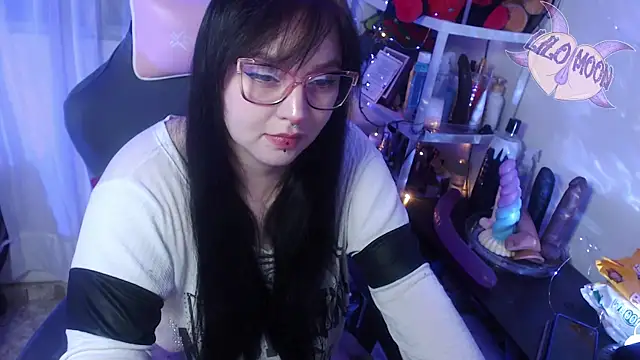 Snapshot of LiloMoon69 chatting on 03/03/25, 03:30 LiloMoon69 online show from 03/03/25, 03:30