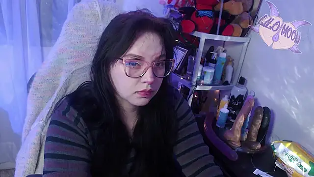 Snapshot of LiloMoon69 chatting on 03/04/25, 04:06 LiloMoon69 online show from 03/04/25, 04:06