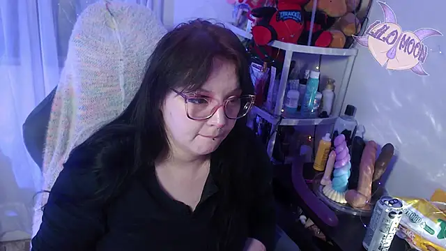 Snapshot of LiloMoon69 chatting on 03/07/25, 06:46 LiloMoon69 online show from 03/07/25, 06:46