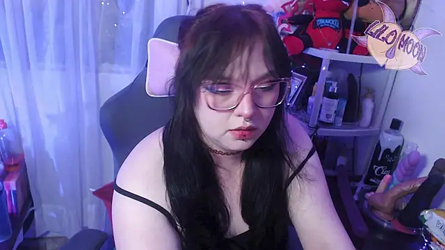 Snapshot of LiloMoon69 chatting on 03/14/25, 04:10 LiloMoon69 online show from 03/14/25, 04:10