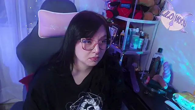 Snapshot of LiloMoon69 chatting on 03/18/25, 07:08 LiloMoon69 online show from 03/18/25, 07:08