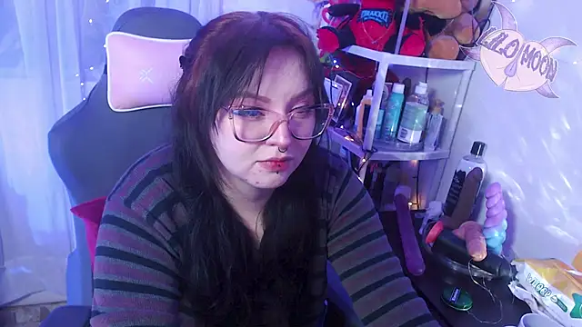 Snapshot of LiloMoon69 chatting on 03/19/25, 03:20 LiloMoon69 online show from 03/19/25, 03:20