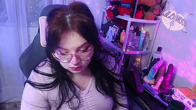 Snapshot of LiloMoon69 chatting on 03/20/25, 03:45 LiloMoon69 online show from 03/20/25, 03:45