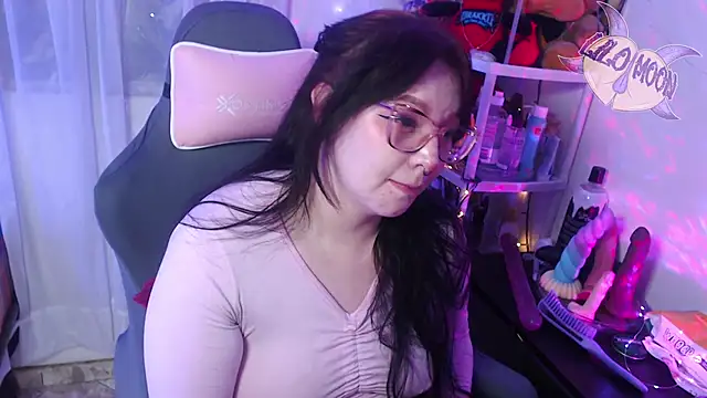 Snapshot of LiloMoon69 chatting on 03/20/25, 06:52 LiloMoon69 online show from 03/20/25, 06:52