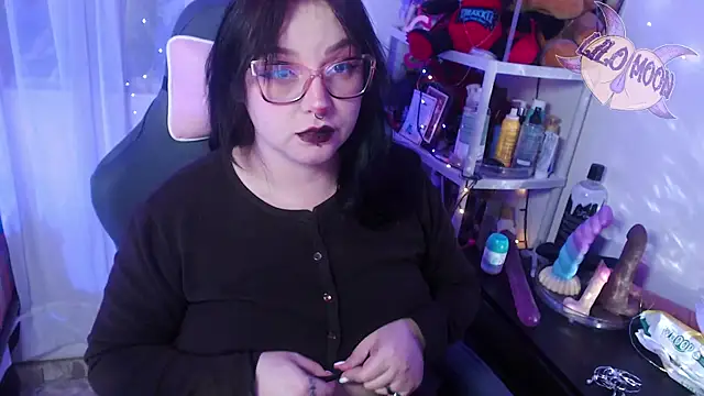 Snapshot of LiloMoon69 chatting on 03/21/25, 04:17 LiloMoon69 online show from 03/21/25, 04:17