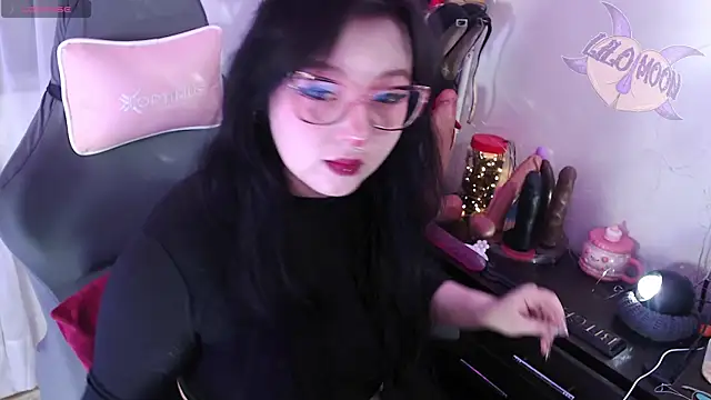 Snapshot of LiloMoon69 chatting on 09/27/25, 01:16 LiloMoon69 online show from 09/27/25, 01:16