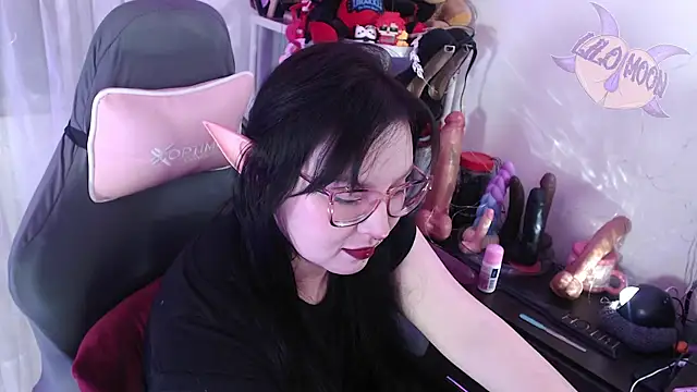 Snapshot of LiloMoon69 chatting on 09/30/25, 01:16 LiloMoon69 online show from 09/30/25, 01:16