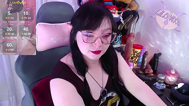 Snapshot of LiloMoon69 chatting on 10/09/25, 12:36 LiloMoon69 online show from 10/09/25, 12:36