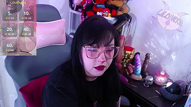 Snapshot of LiloMoon69 chatting on 10/14/25, 02:29 LiloMoon69 online show from 10/14/25, 02:29