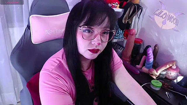 Snapshot of LiloMoon69 chatting on 10/20/25, 11:54 LiloMoon69 online show from 10/20/25, 11:54