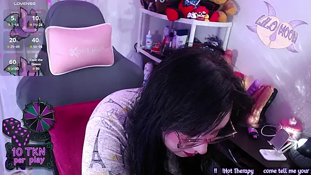 Snapshot of LiloMoon69 chatting on 11/24/25, 01:33 LiloMoon69 online show from 11/24/25, 01:33