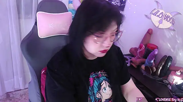 Snapshot of LiloMoon69 chatting on 06/05/26, 06:42 LiloMoon69 online show from 06/05/26, 06:42
