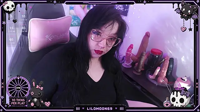 Snapshot of LiloMoon69 chatting on 06/13/26, 07:06 LiloMoon69 online show from 06/13/26, 07:06