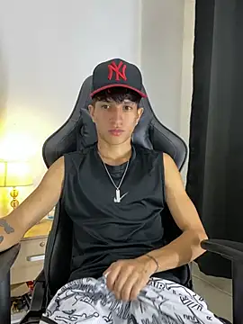 Snapshot of _CamiloBass chatting on 07/10/26, 01:54 CamiloBass online show from 07/10/26, 01:54