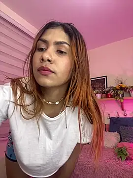 Snapshot of soy_sarah_ chatting on 02/11/25, 10:37 soy sarah online show from 02/11/25, 10:37