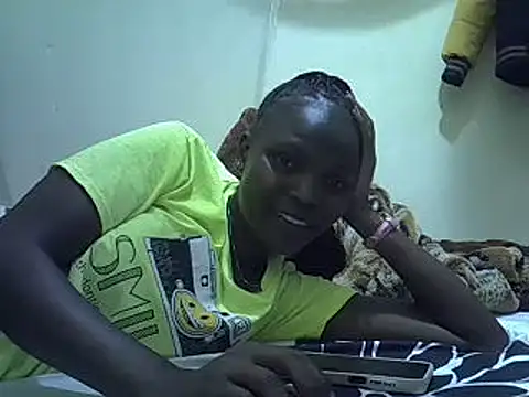 Snapshot of pretty_vivy chatting on 12/01/24, 05:24 pretty vivy online show from 12/01/24, 05:24