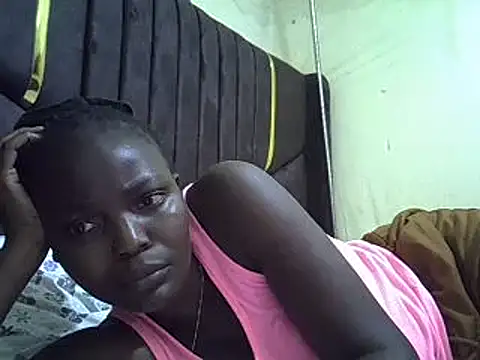 Snapshot of pretty_vivy chatting on 12/10/24, 03:12 pretty vivy online show from 12/10/24, 03:12