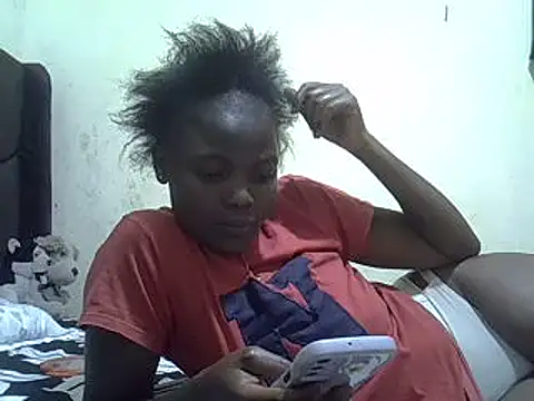 Snapshot of pretty_vivy chatting on 02/15/25, 08:01 pretty vivy online show from 02/15/25, 08:01