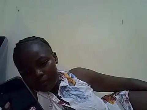 Snapshot of pretty_vivy chatting on 03/08/25, 10:32 pretty vivy online show from 03/08/25, 10:32