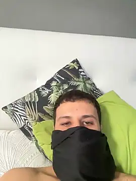 Snapshot of yayaya55598 chatting on 12/28/24, 01:38 yayaya55598 online show from 12/28/24, 01:38