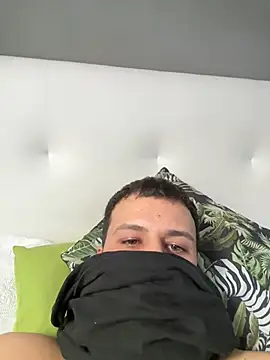 Snapshot of yayaya55598 chatting on 02/03/25, 02:45 yayaya55598 online show from 02/03/25, 02:45