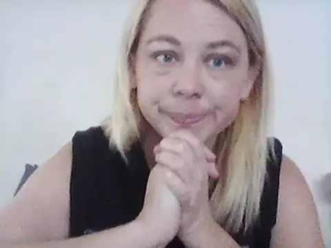 Snapshot of burrkitty chatting on 12/09/24, 12:23 burrkitty online show from 12/09/24, 12:23