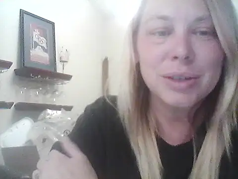 Snapshot of burrkitty chatting on 10/07/25, 02:09 burrkitty online show from 10/07/25, 02:09