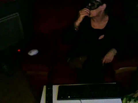 Snapshot of cplf2024 chatting on 11/23/25, 01:38 cplf2024 online show from 11/23/25, 01:38