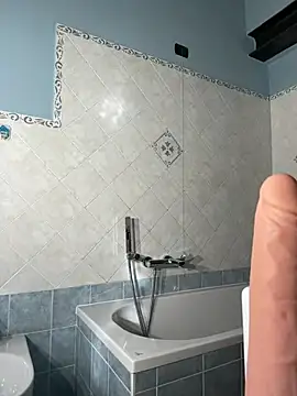 Snapshot of Penelopehot_83 chatting on 01/30/25, 02:15 Penelopehot 83 online show from 01/30/25, 02:15