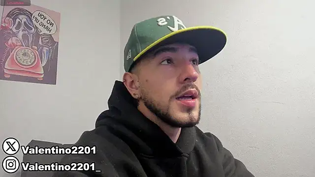 Snapshot of Valentino_Xander chatting on 03/08/25, 01:28 Valentino Xander online show from 03/08/25, 01:28