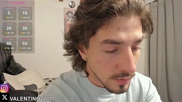 Snapshot of Valentino_Xander chatting on 10/12/25, 12:31 Valentino Xander online show from 10/12/25, 12:31