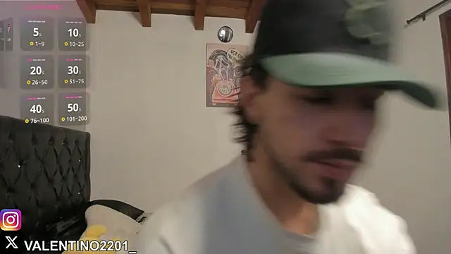 Snapshot of Valentino_Xander chatting on 10/16/25, 12:55 Valentino Xander online show from 10/16/25, 12:55