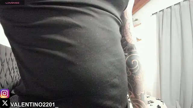 Snapshot of Valentino_Xander chatting on 10/18/25, 12:24 Valentino Xander online show from 10/18/25, 12:24
