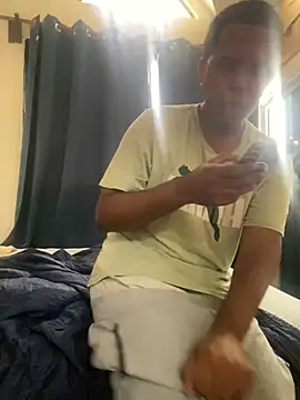 Snapshot of anubi0880 chatting on 12/20/24, 08:23 anubi0880 online show from 12/20/24, 08:23