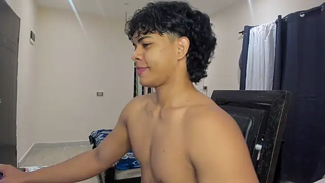 Snapshot of johan_beley_ chatting on 01/14/25, 12:56 johan beley online show from 01/14/25, 12:56