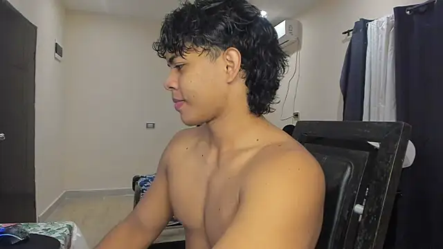 Snapshot of johan_beley_ chatting on 01/25/25, 01:19 johan beley online show from 01/25/25, 01:19