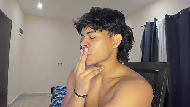 Snapshot of johan_beley_ chatting on 01/27/25, 01:19 johan beley online show from 01/27/25, 01:19