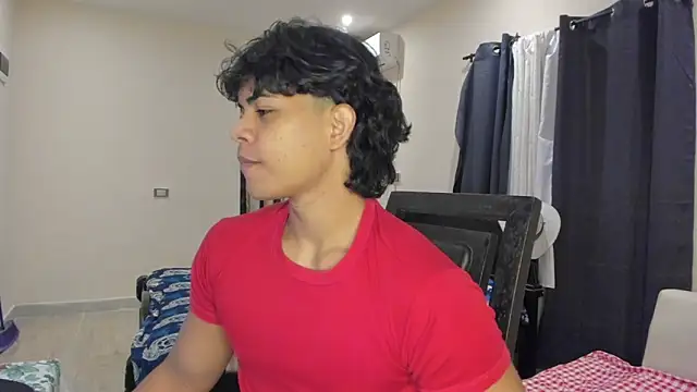 Snapshot of johan_beley_ chatting on 02/02/25, 01:08 johan beley online show from 02/02/25, 01:08