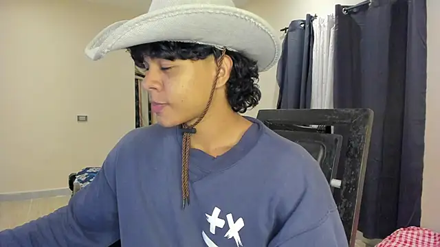 Snapshot of johan_beley_ chatting on 02/03/25, 12:04 johan beley online show from 02/03/25, 12:04