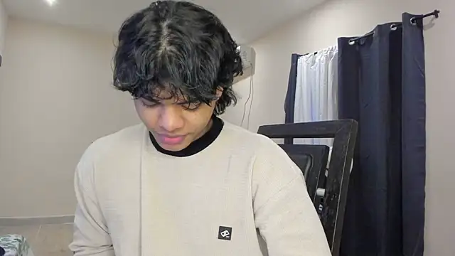 Snapshot of johan_beley_ chatting on 02/05/25, 01:11 johan beley online show from 02/05/25, 01:11