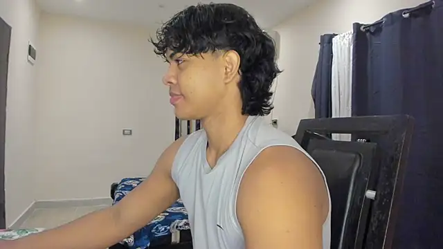 Snapshot of johan_beley_ chatting on 02/06/25, 12:59 johan beley online show from 02/06/25, 12:59